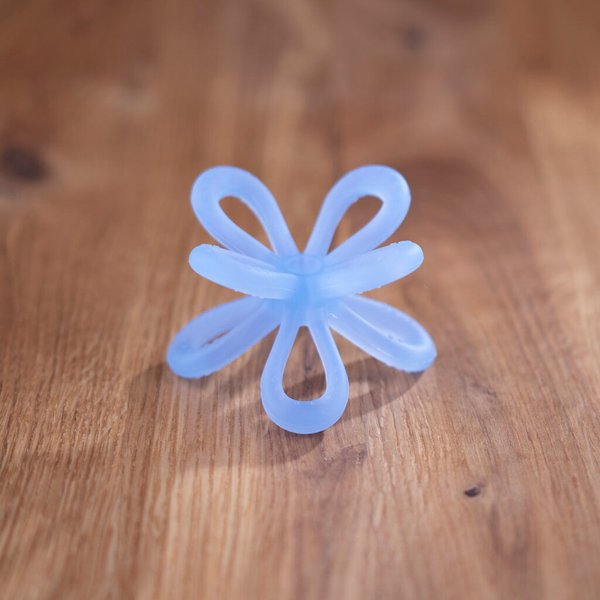 Gryzak uspokajający silikonowy Kwiatek Giligums - Niebieski