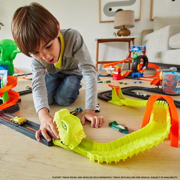 City zestawy tematyczne Hot Wheels - Żmijowy most
