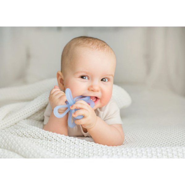 Gryzak uspokajający silikonowy Kwiatek Giligums - Niebieski