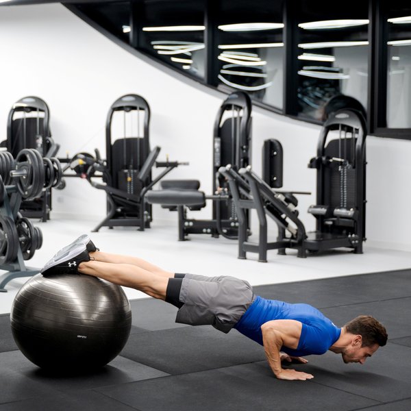 Piłka gimnastyczna 65cm + pompka Gymtek - czarna