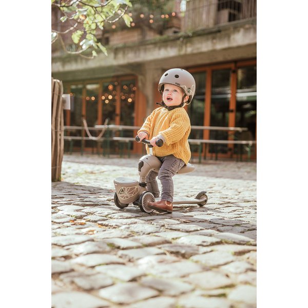 Jeździk, hulajnoga Highwaykick 1 z zamykanym schowkiem Scootnadride - brown