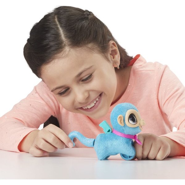 FurReal Małe zwierzaki na smyczy Hasbro - małpka