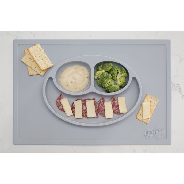 Silikonowy talerzyk z podkładką 2w1 Happy Mat EZPZ - pastelowa szarość