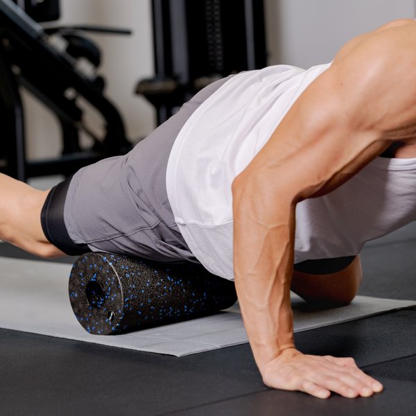 Wałek, roller do masażu EPP Gymtek - czarno-niebieski