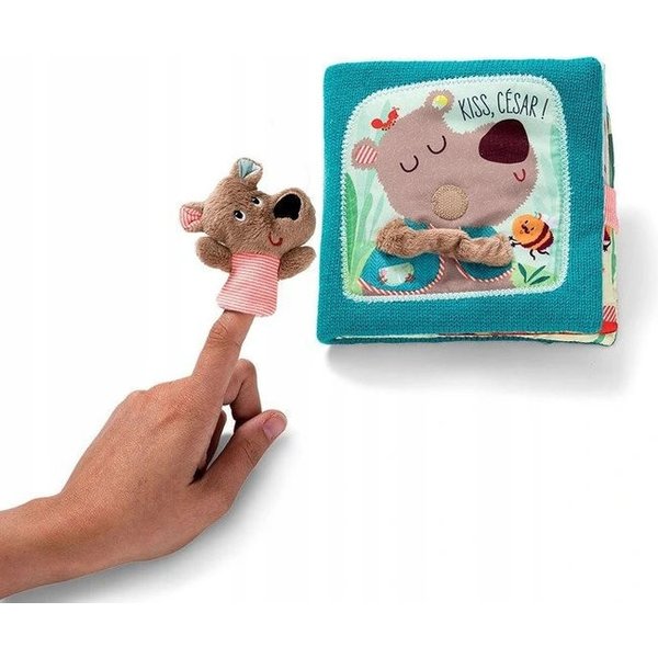 Książeczka z mini-pacynką wielofunkcyjna Lilliputiens - Niedźwiadek Cesar