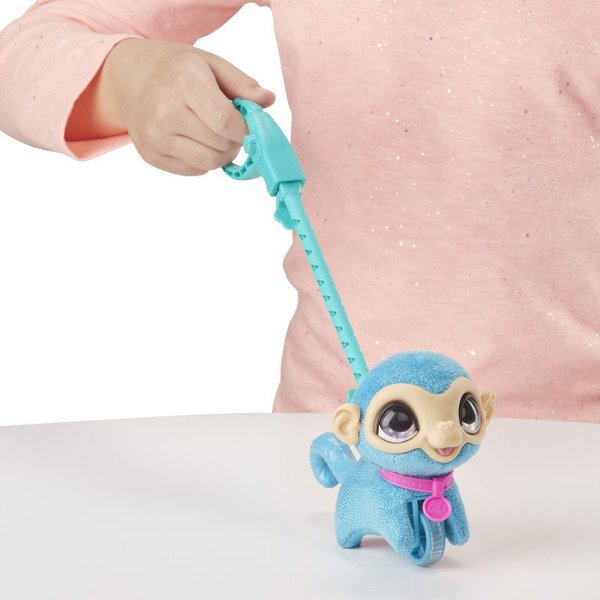 FurReal Małe zwierzaki na smyczy Hasbro - małpka
