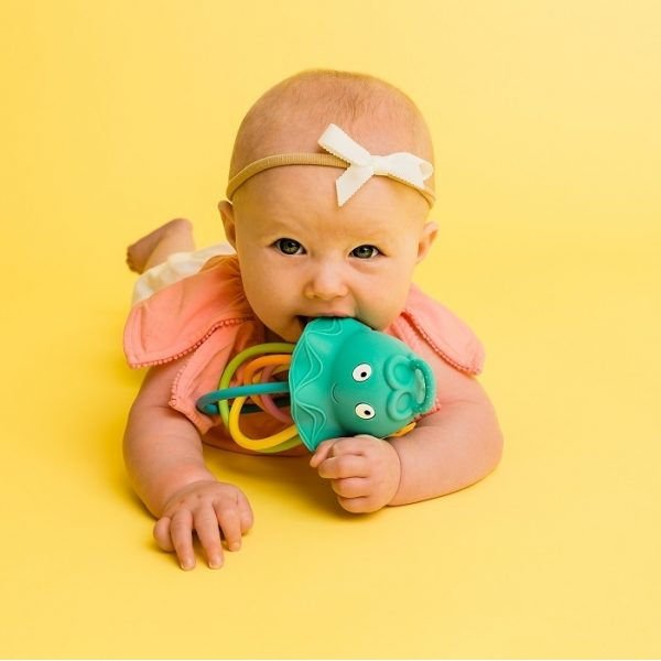 Gryzak silikonowy grzechotka Meduza Baby Banana