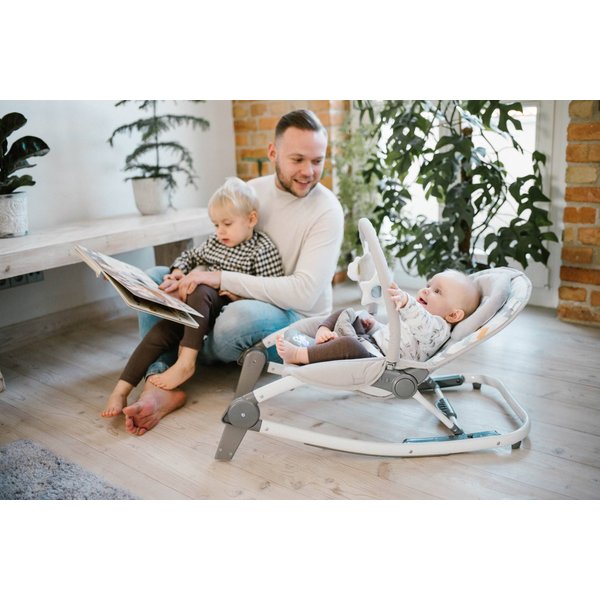 Leżaczek bujaczek z modułem sensorycznym 0-18kg Tumi Kidwell - króliczki