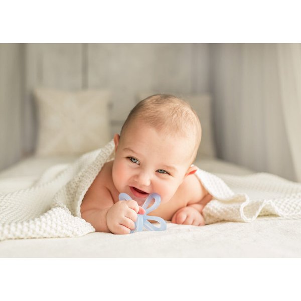 Gryzak uspokajający silikonowy Kwiatek Giligums - Niebieski