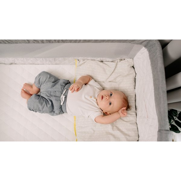 Łóżeczko dostawne Theo Lionelo - concrete