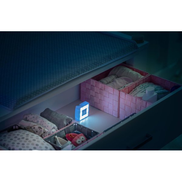 Lampka nocna LED na baterie z czujnikiem ruchu Reer