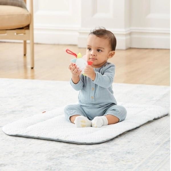 Mata edukacyjna z drewnianym stojakiem Chmurka Skip Hop