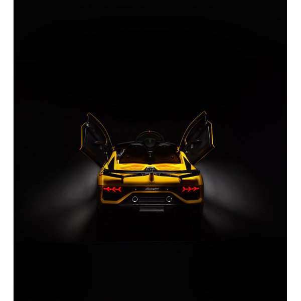 Pojazd na akumulator Lamborghini Toyz by Caretero - żółty