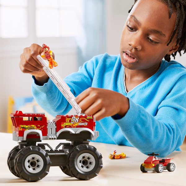 Wóz strażacki Monster Trucks 5-alarm Hot Wheels