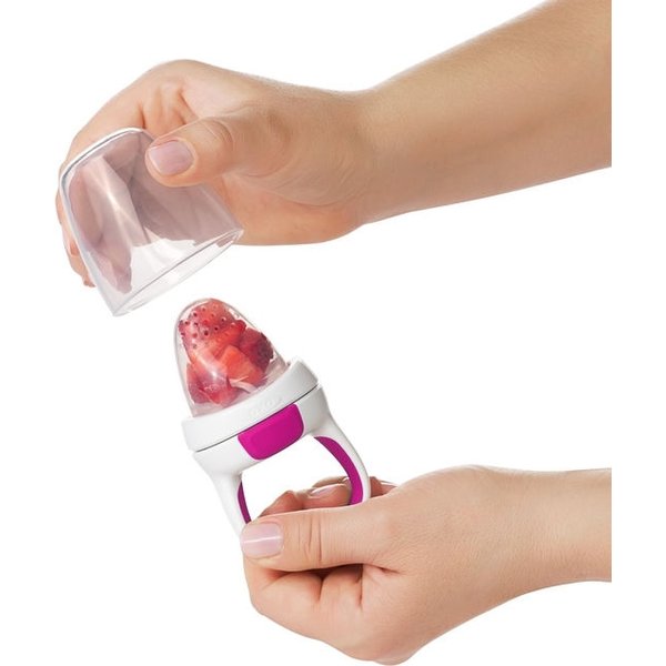 Gryzak do podawania pokarmów stałych Oxo - różowy